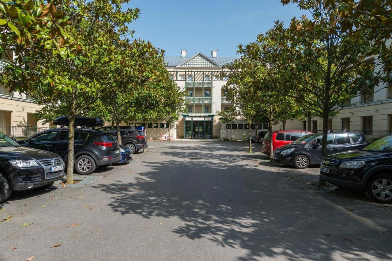 Rainbow Duplex N°1 Disney Serris Exterior foto
